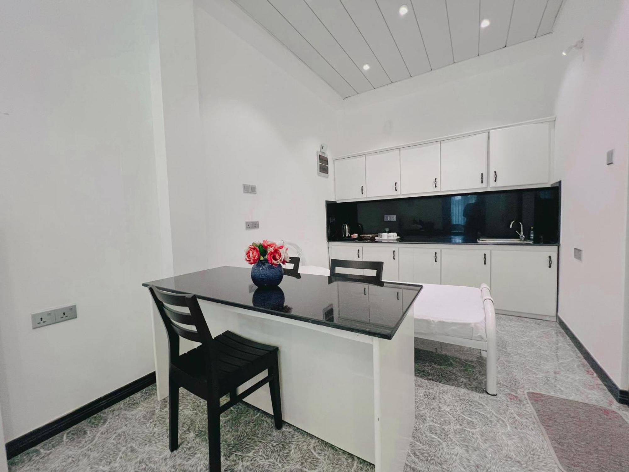 Wetland Resort Негомбо Екстериор снимка